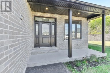 16 LEHTINEN CRESCENT Belleville (Belleville Ward) Ontario photo 3