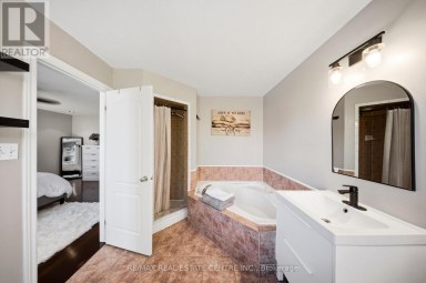 5300 PICKETTS WAY Burlington (Orchard) Ontario photo 25