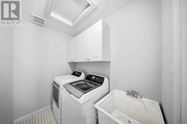5300 PICKETTS WAY, Burlington (Orchard), Ontario, L7L7J6