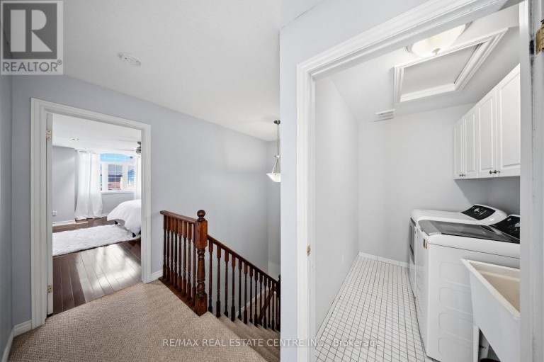 5300 PICKETTS WAY, Burlington (Orchard), Ontario, L7L7J6