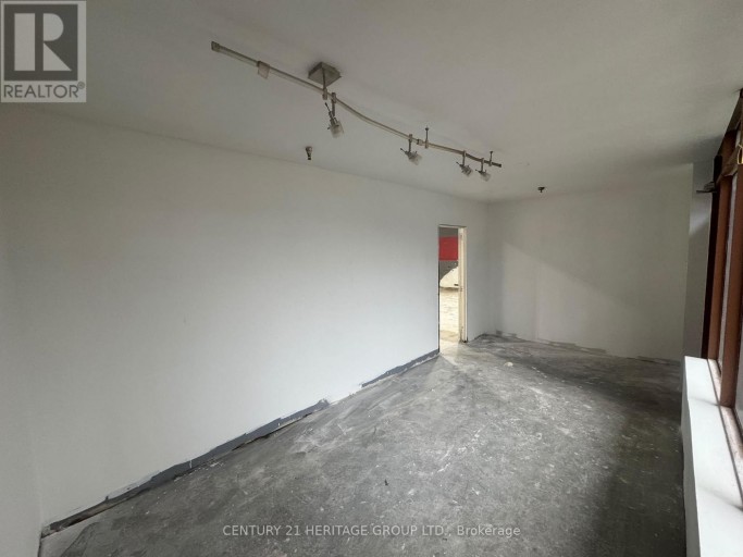 20 & 21 - 4544 DUFFERIN STREET, Toronto (York University Heights), Ontario, M3H5R9