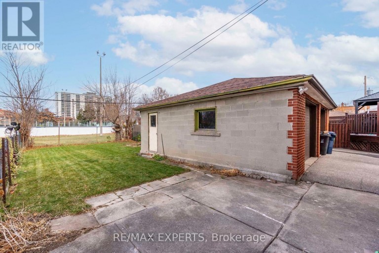 438 GLEN PARK AVENUE, Toronto (Yorkdale-Glen Park), Ontario, M6B2E7