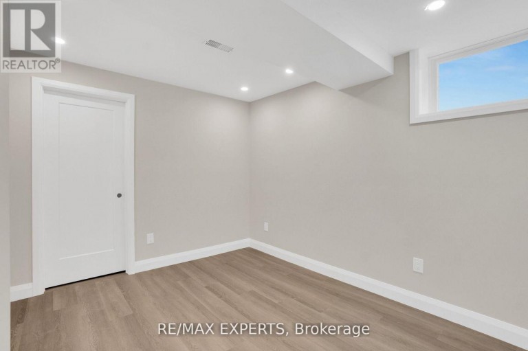 438 GLEN PARK AVENUE, Toronto (Yorkdale-Glen Park), Ontario, M6B2E7