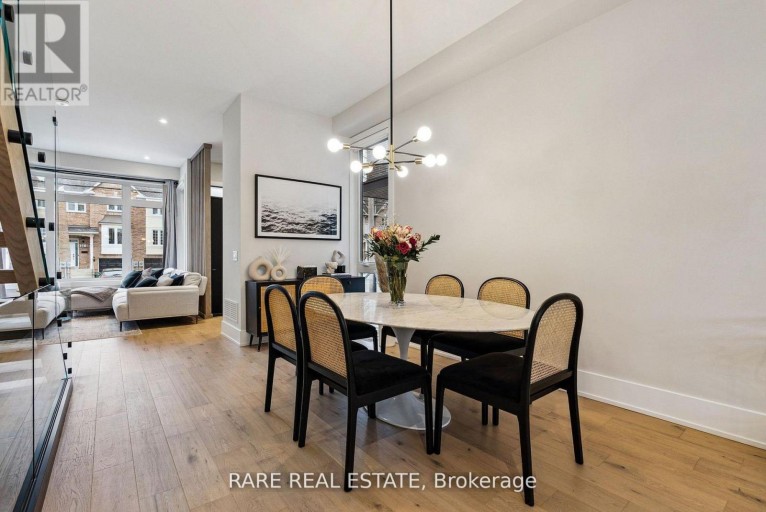 21 TWENTY NINTH STREET, Toronto (Long Branch), Ontario, M8W3A9
