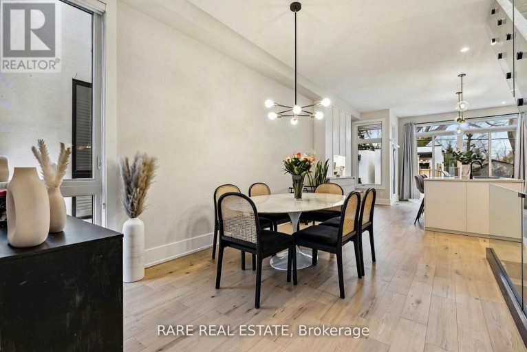 21 TWENTY NINTH STREET, Toronto (Long Branch), Ontario, M8W3A9