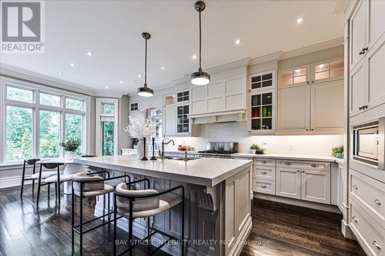 5 WESTGROVE CRESCENT, Toronto (Bedford Park-Nortown), Ontario, M5N2S7