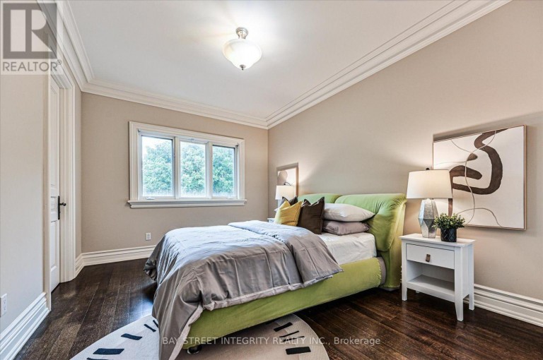 5 WESTGROVE CRESCENT, Toronto (Bedford Park-Nortown), Ontario, M5N2S7