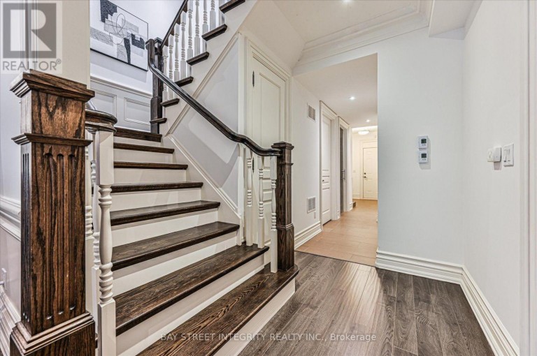 5 WESTGROVE CRESCENT, Toronto (Bedford Park-Nortown), Ontario, M5N2S7
