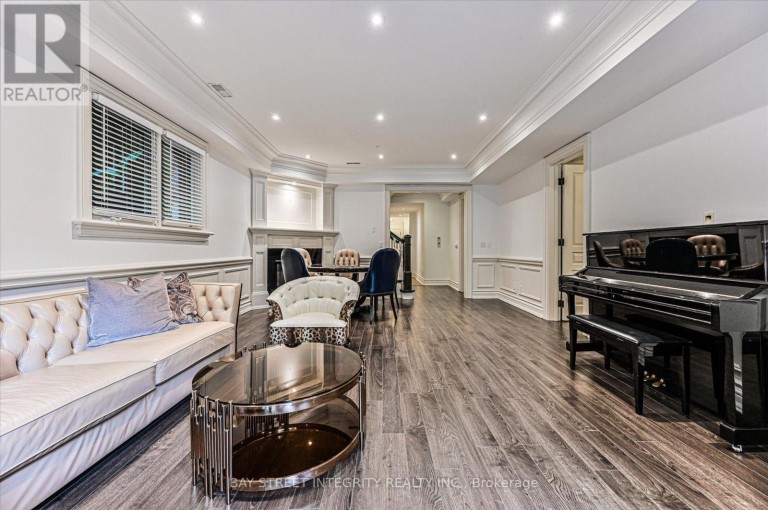 5 WESTGROVE CRESCENT, Toronto (Bedford Park-Nortown), Ontario, M5N2S7