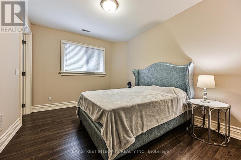 5 WESTGROVE CRESCENT, Toronto (Bedford Park-Nortown), Ontario, M5N2S7
