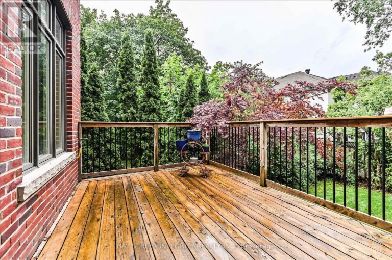 5 WESTGROVE CRESCENT, Toronto (Bedford Park-Nortown), Ontario, M5N2S7