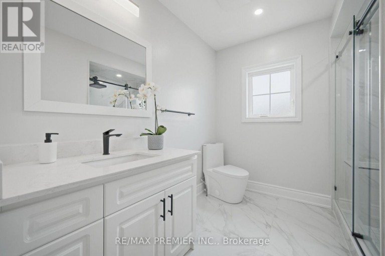 95 HUDSON DRIVE, Vaughan (Maple), Ontario, L6A1X4