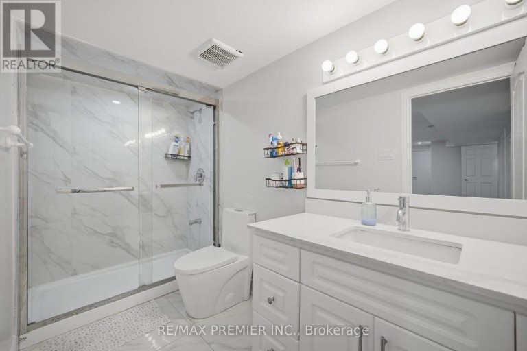 95 HUDSON DRIVE, Vaughan (Maple), Ontario, L6A1X4