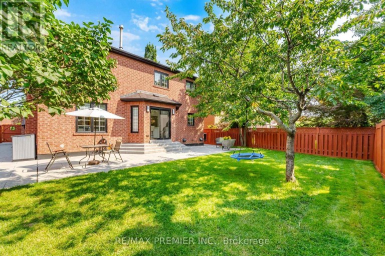 95 HUDSON DRIVE, Vaughan (Maple), Ontario, L6A1X4