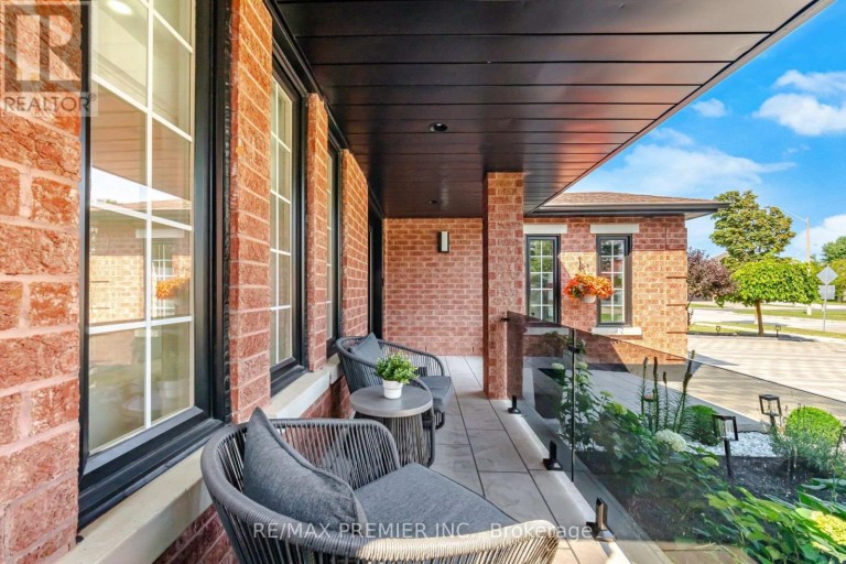 95 HUDSON DRIVE, Vaughan (Maple), Ontario, L6A1X4