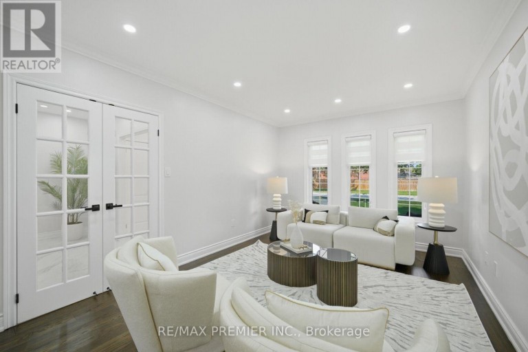 95 HUDSON DRIVE, Vaughan (Maple), Ontario, L6A1X4
