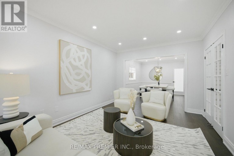 95 HUDSON DRIVE, Vaughan (Maple), Ontario, L6A1X4