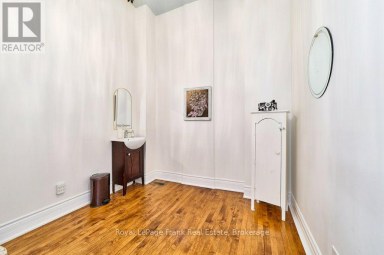 159 BROCK STREET N Whitby (Downtown Whitby) Ontario photo 10