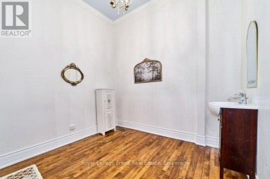 159 BROCK STREET N Whitby (Downtown Whitby) Ontario photo 7