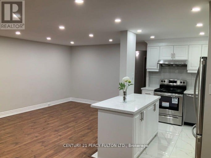 1904 - 10 SUNNY GLEN WAY, Toronto (Flemingdon Park), Ontario, M3C2Z3