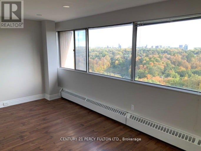 1904 - 10 SUNNY GLEN WAY, Toronto (Flemingdon Park), Ontario, M3C2Z3