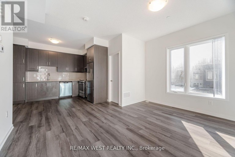 195 - 141 HONEYCRISP CRESCENT, Vaughan (Concord), Ontario, L4K5Z8