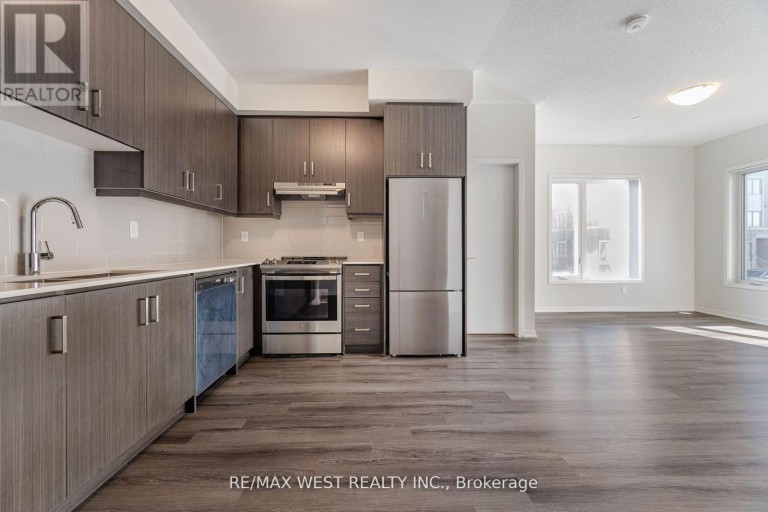 195 - 141 HONEYCRISP CRESCENT, Vaughan (Concord), Ontario, L4K5Z8