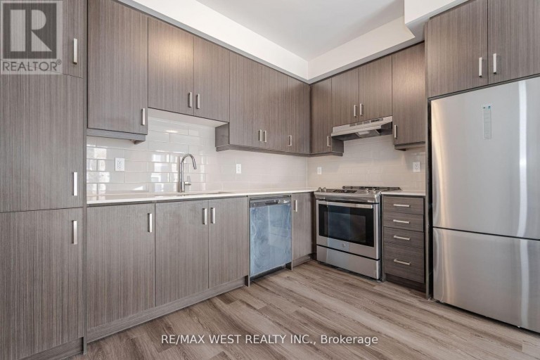 195 - 141 HONEYCRISP CRESCENT, Vaughan (Concord), Ontario, L4K5Z8