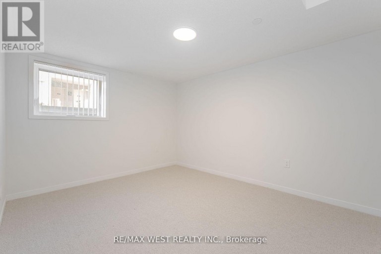 195 - 141 HONEYCRISP CRESCENT, Vaughan (Concord), Ontario, L4K5Z8