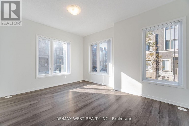 195 - 141 HONEYCRISP CRESCENT, Vaughan (Concord), Ontario, L4K5Z8