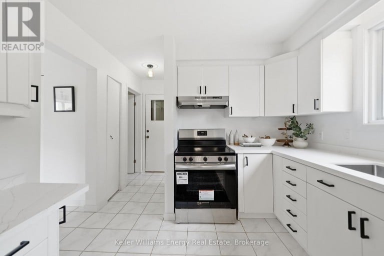 877 CAPRI COURT, Oshawa (Donevan), Ontario, L1H1S2