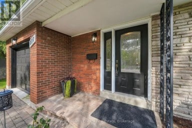 877 CAPRI COURT Oshawa (Donevan) Ontario photo 6