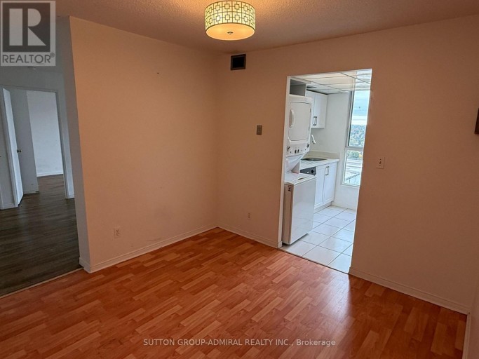 2216 - 155 HILLCREST AVENUE, Mississauga (Cooksville), Ontario, L5B3Z2