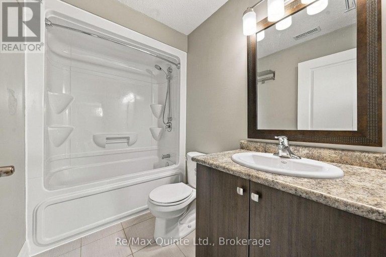 32 CORTLAND CRESCENT, Quinte West (Murray Ward), Ontario, K8V0E9