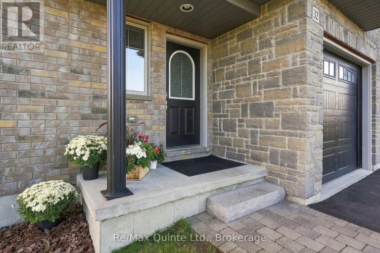 32 CORTLAND CRESCENT, Quinte West (Murray Ward), Ontario, K8V0E9