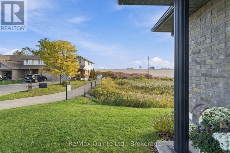 32 CORTLAND CRESCENT, Quinte West (Murray Ward), Ontario, K8V0E9