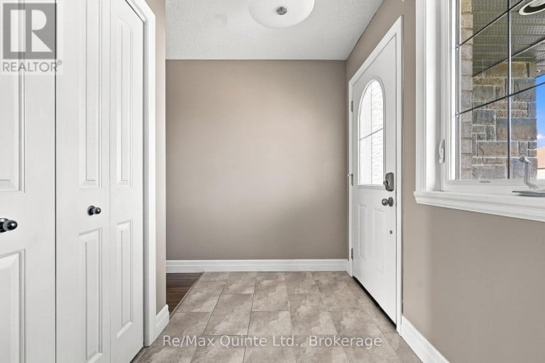 32 CORTLAND CRESCENT, Quinte West (Murray Ward), Ontario, K8V0E9