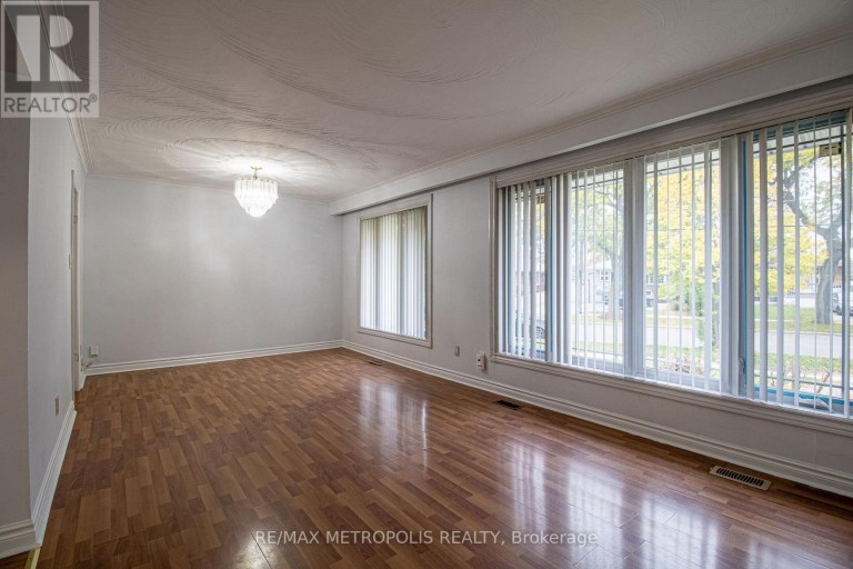UPPER - 57 CHANCELLOR DRIVE, Toronto (Woburn), Ontario, M1G2W4