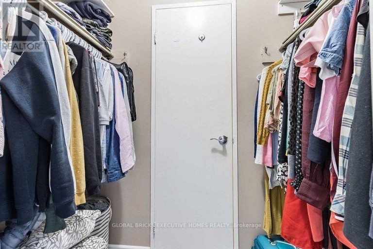 1101 - 4 LISA STREET, Brampton (Queen Street Corridor), Ontario, L6T4B6