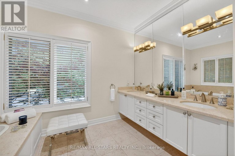 3 BRIDGEWATER DRIVE, Richmond Hill, Ontario, L4E3N4