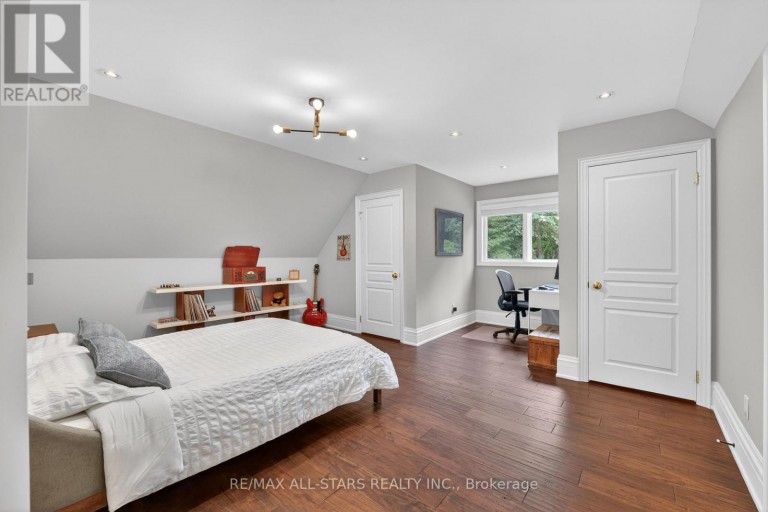 3 BRIDGEWATER DRIVE, Richmond Hill, Ontario, L4E3N4