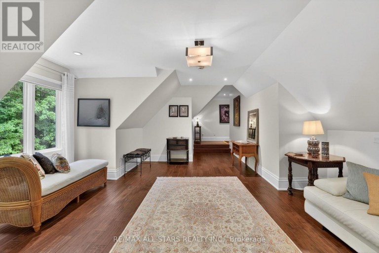 3 BRIDGEWATER DRIVE, Richmond Hill, Ontario, L4E3N4
