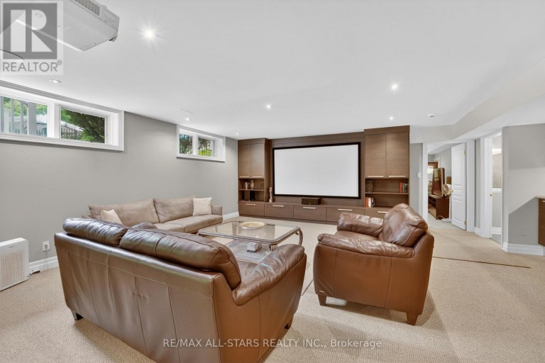 3 BRIDGEWATER DRIVE, Richmond Hill, Ontario, L4E3N4