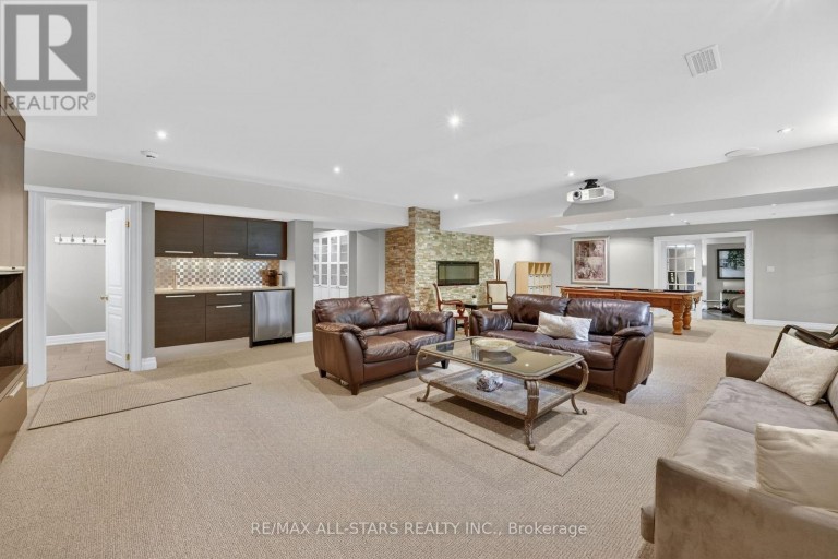 3 BRIDGEWATER DRIVE, Richmond Hill, Ontario, L4E3N4