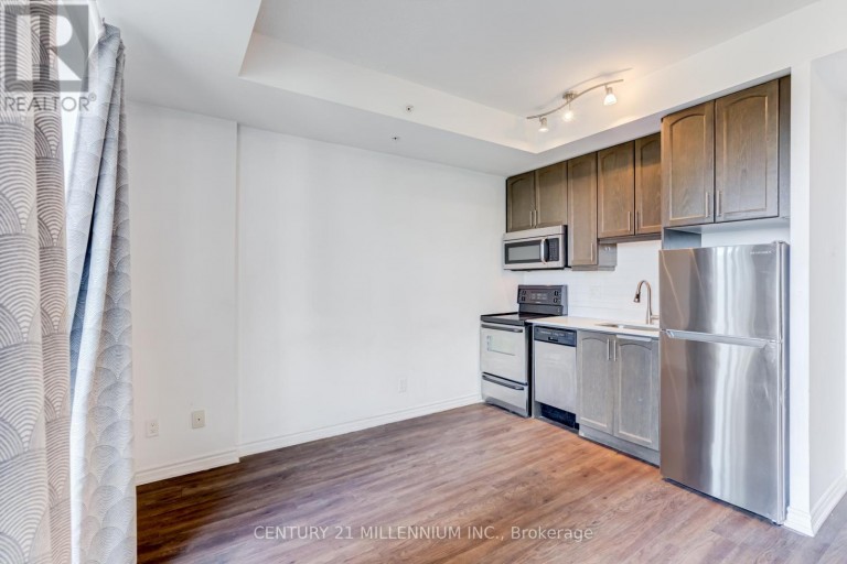 821 - 15 JAMES FINLAY WAY, Toronto (Downsview-Roding-CFB), Ontario, M3M0B3