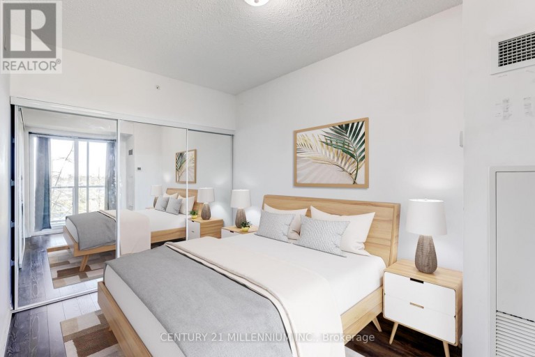 821 - 15 JAMES FINLAY WAY, Toronto (Downsview-Roding-CFB), Ontario, M3M0B3