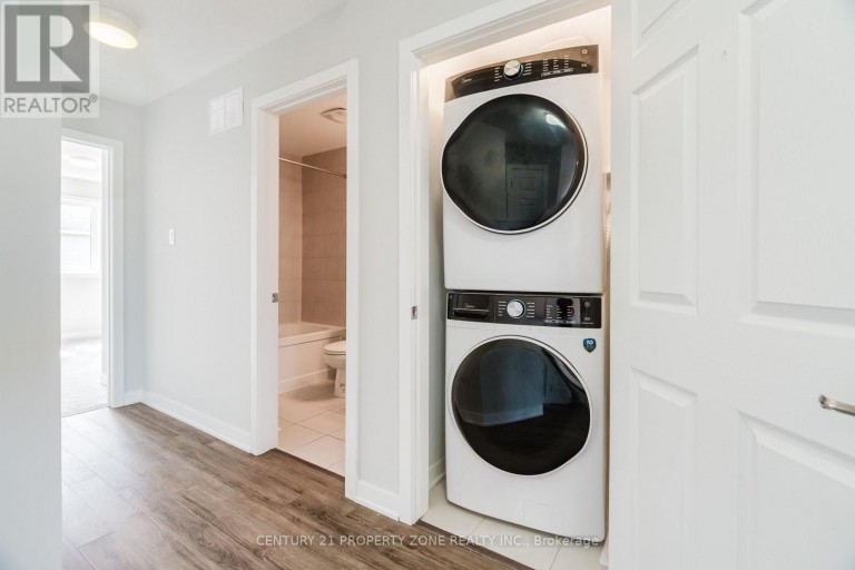 1060 CURRAGLASS WALK, Ottawa, Ontario, K2S2A4