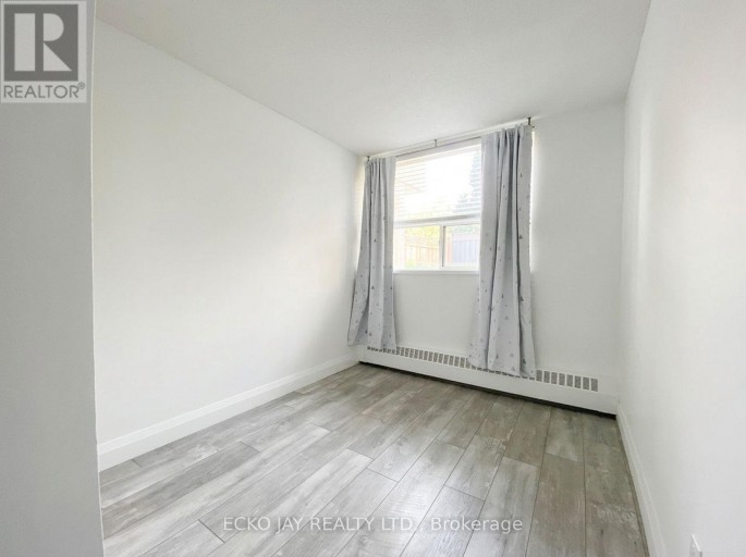 116 - 1801 O'CONNOR DRIVE, Toronto (Victoria Village), Ontario, M4A2P8
