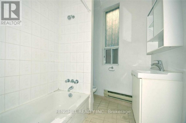 MAIN - 678 BATHURST STREET, Toronto (Palmerston-Little Italy), Ontario, M5S2R3