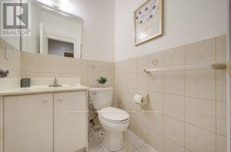 182 FINCH AVENUE E, Toronto (Newtonbrook East), Ontario, M2N4R9